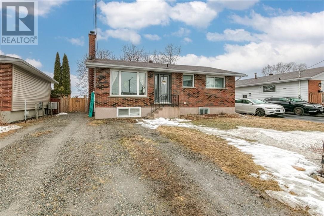 133 Newton Crescent Property Photo 1