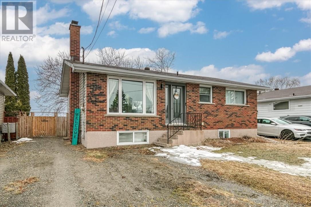 133 Newton Crescent Property Photo 2