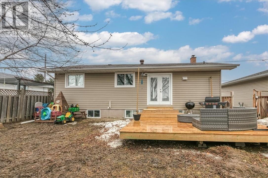 133 Newton Crescent Property Photo 4