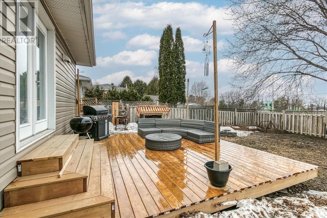 133 Newton Crescent Property Photo 6