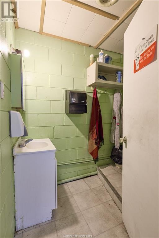 9 Main Property Photo 12