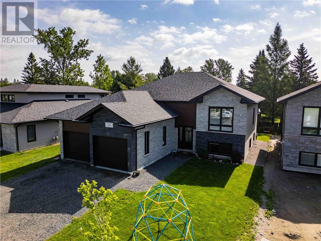136 Hollybrook Crescent Property Photo 1