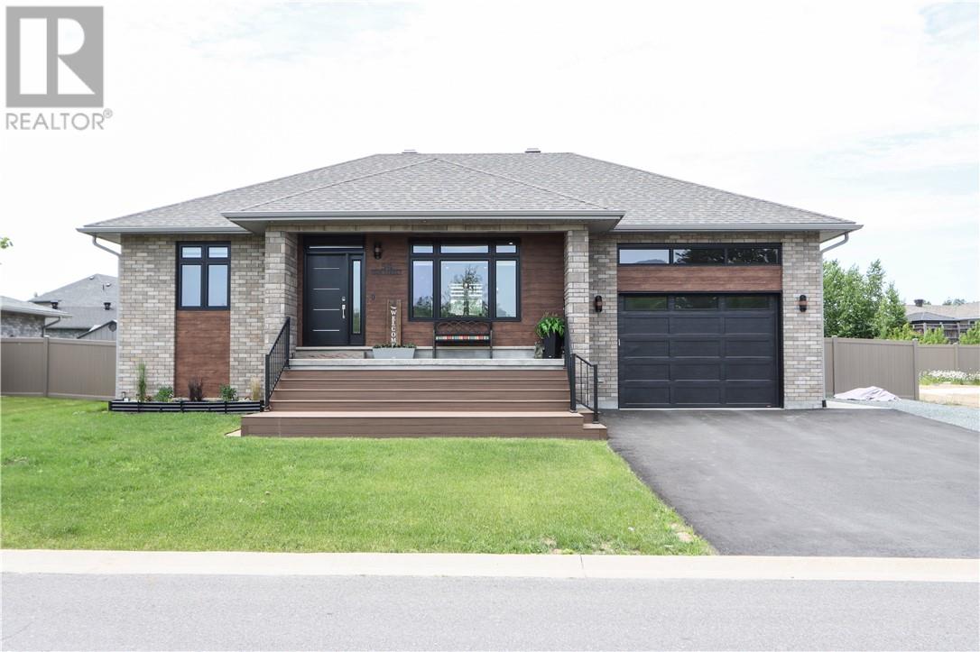 54 Oak Street Property Photo 1
