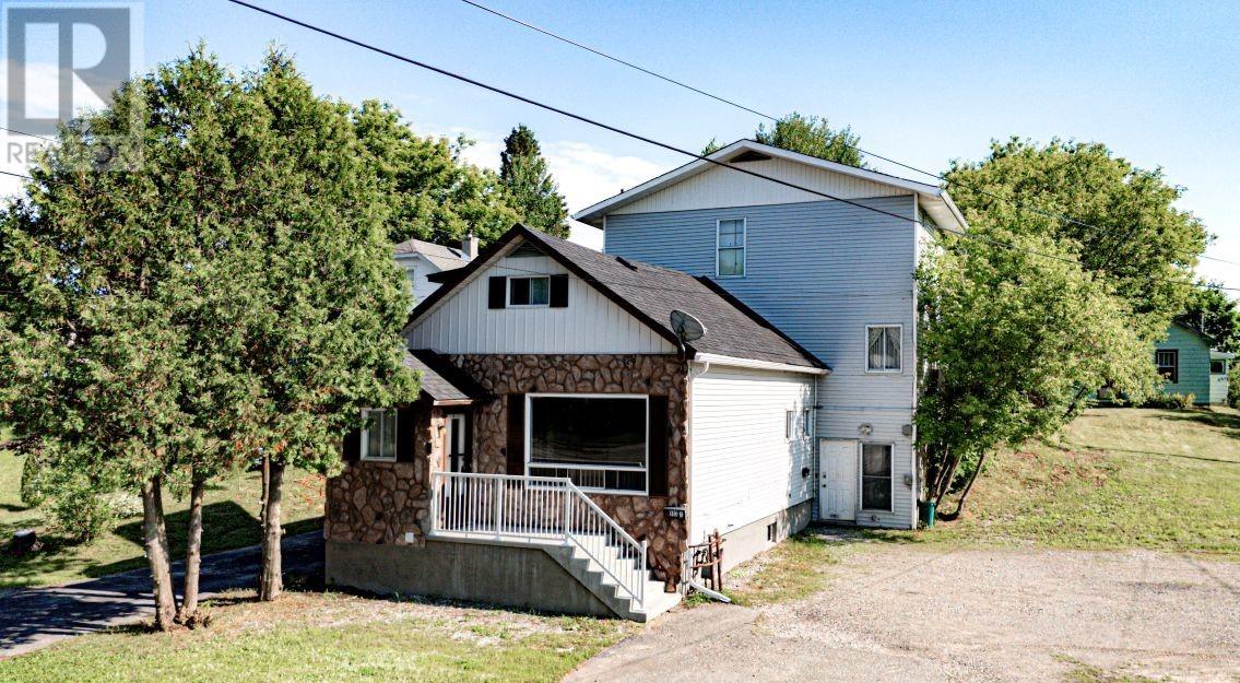 903 HOWEY Property Photo 1