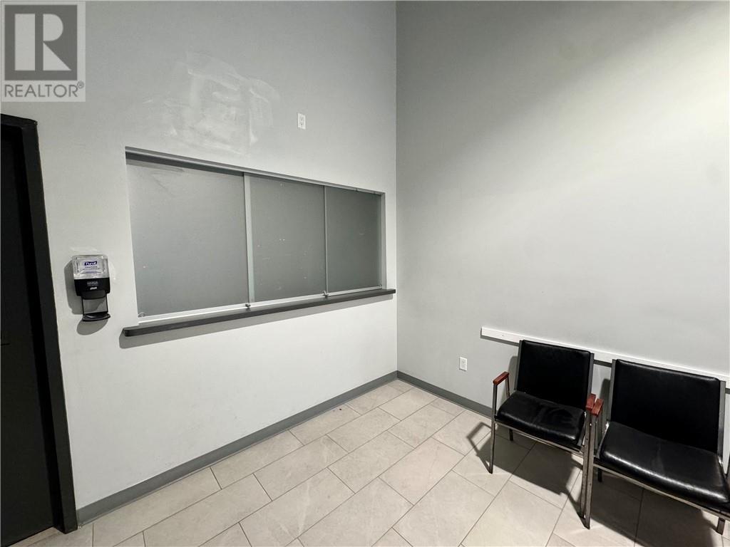 1536 Lasalle Boulevard Unit# B Property Photo 9