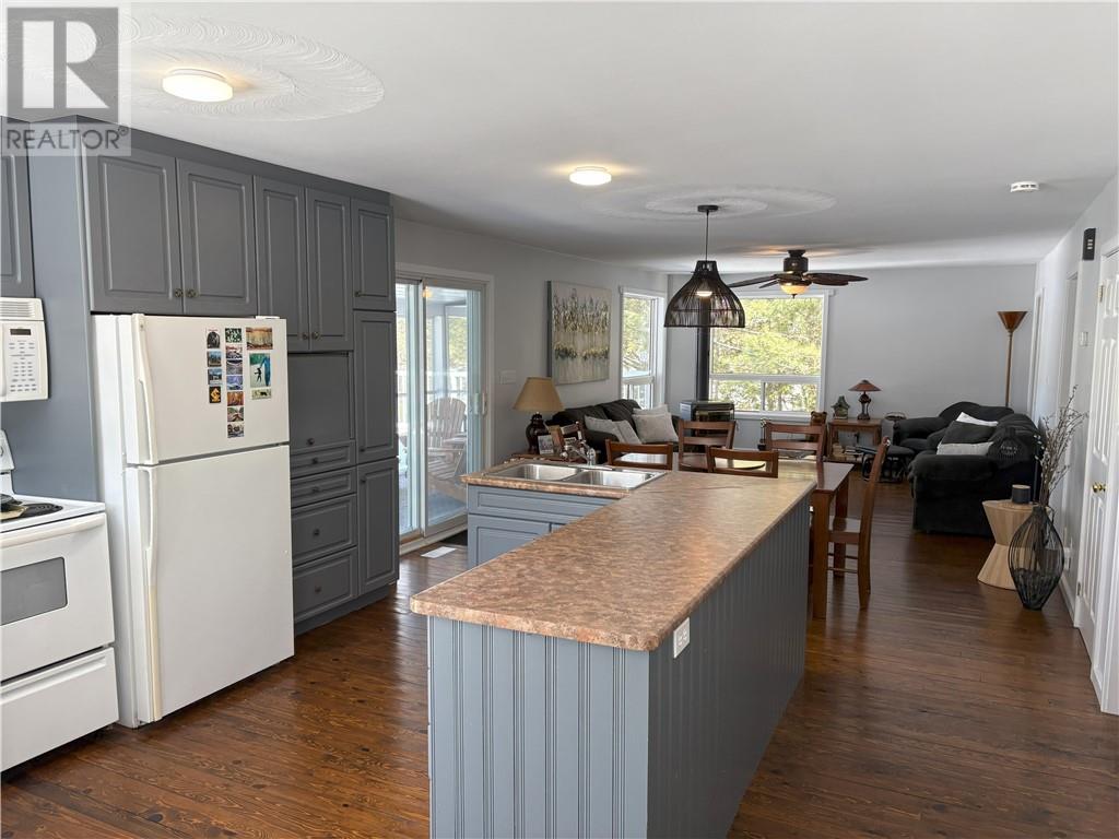 314 Perry Ave Property Photo 3