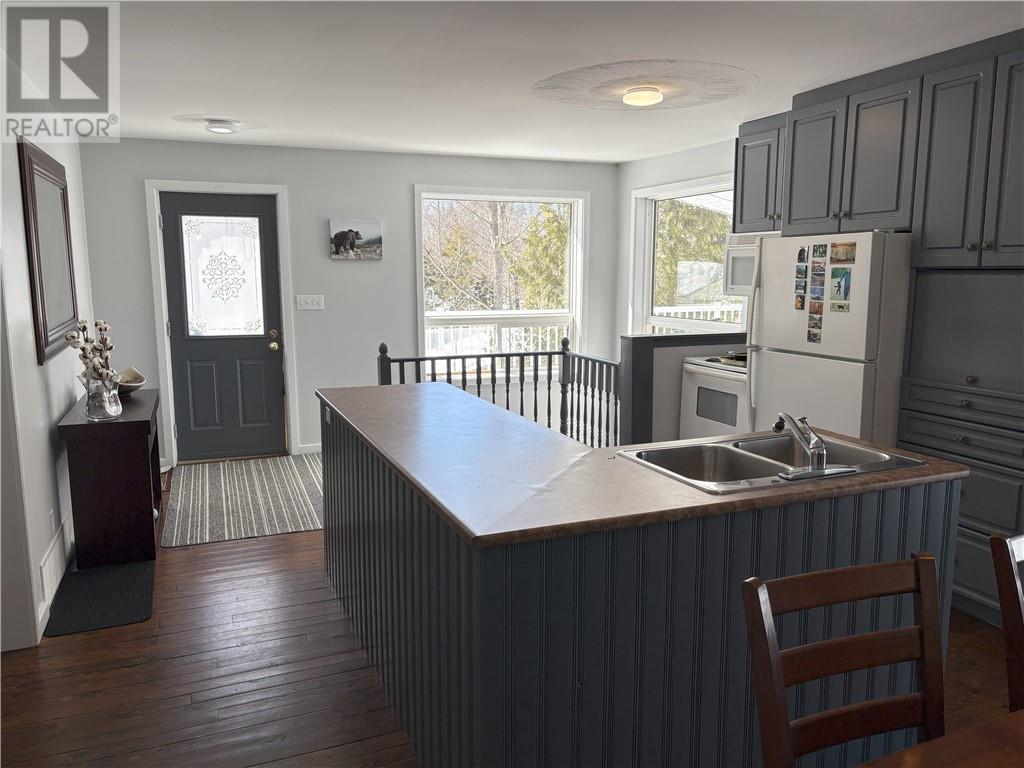 314 Perry Ave Property Photo 5