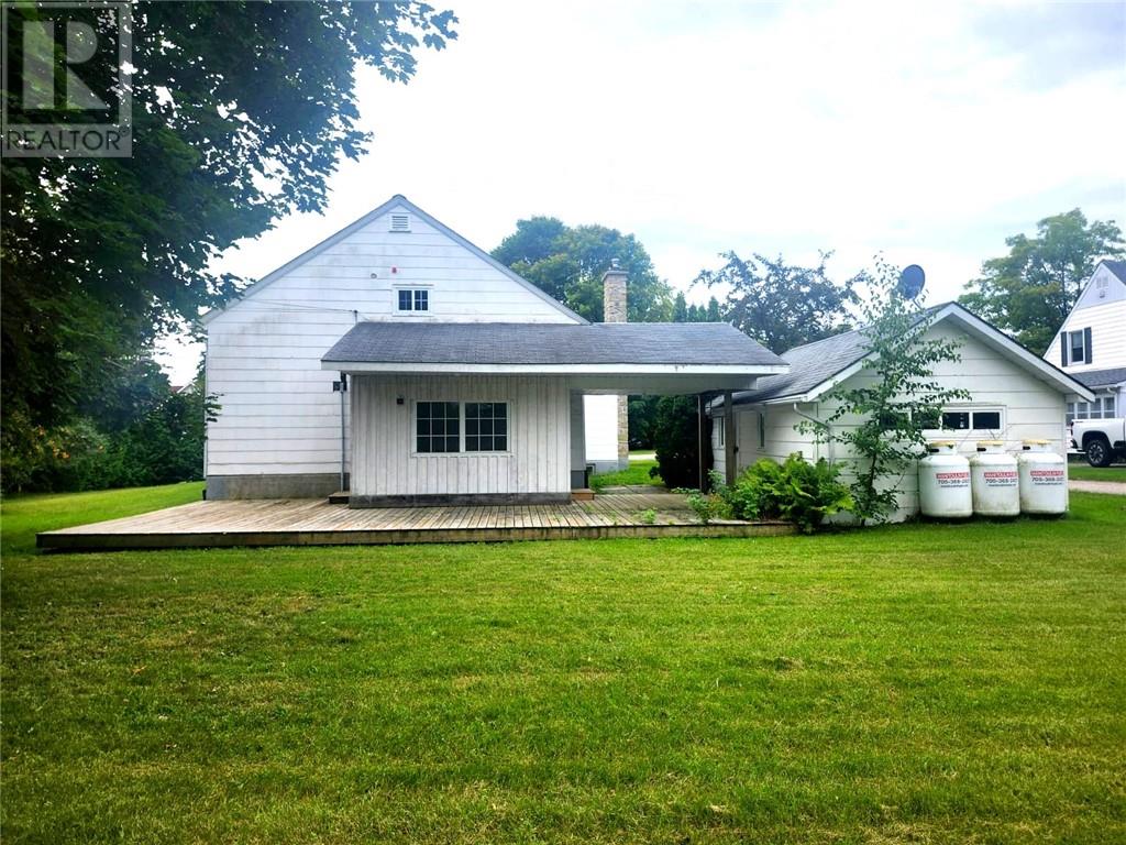 16 Robinson Street W Property Photo 4