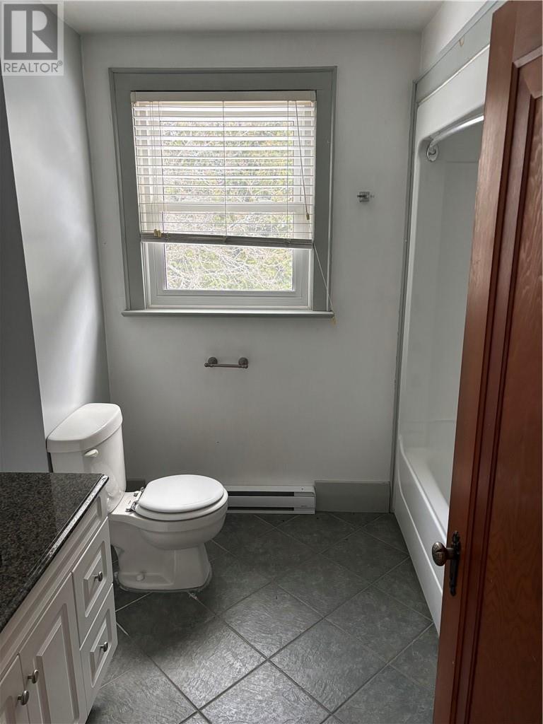 16 Robinson Street W Property Photo 11