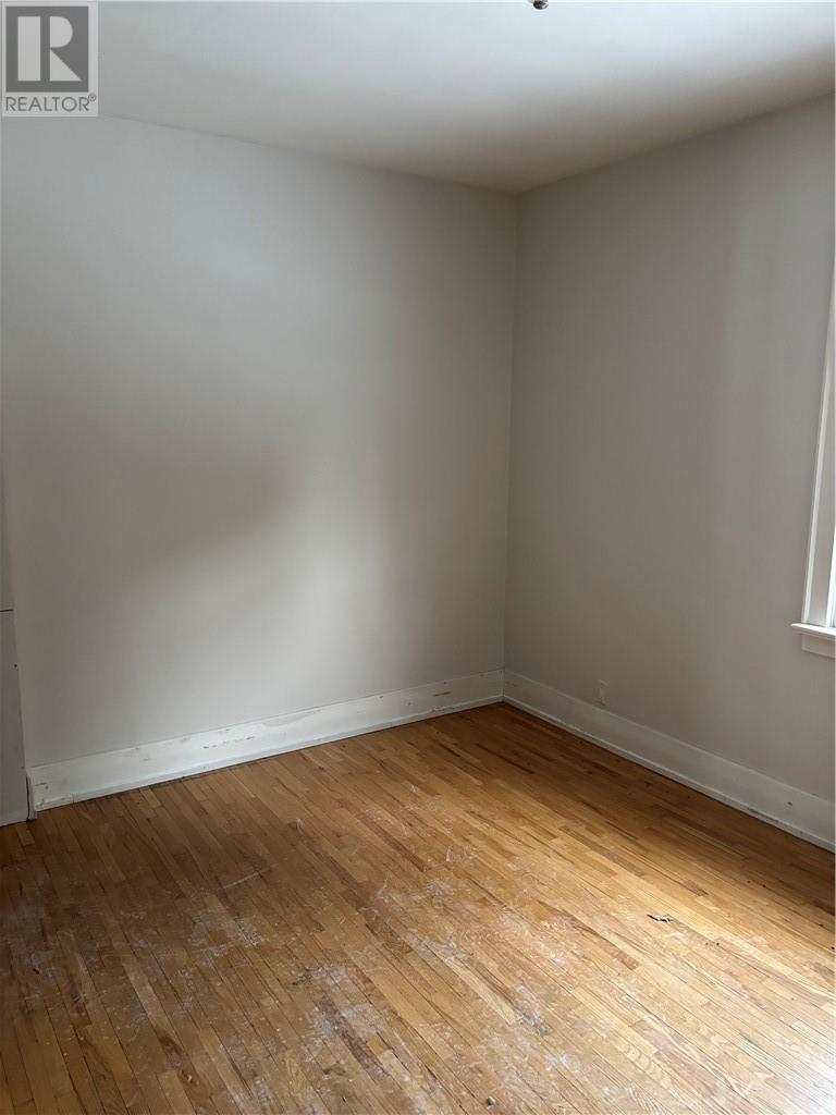 16 Robinson Street W Property Photo 14