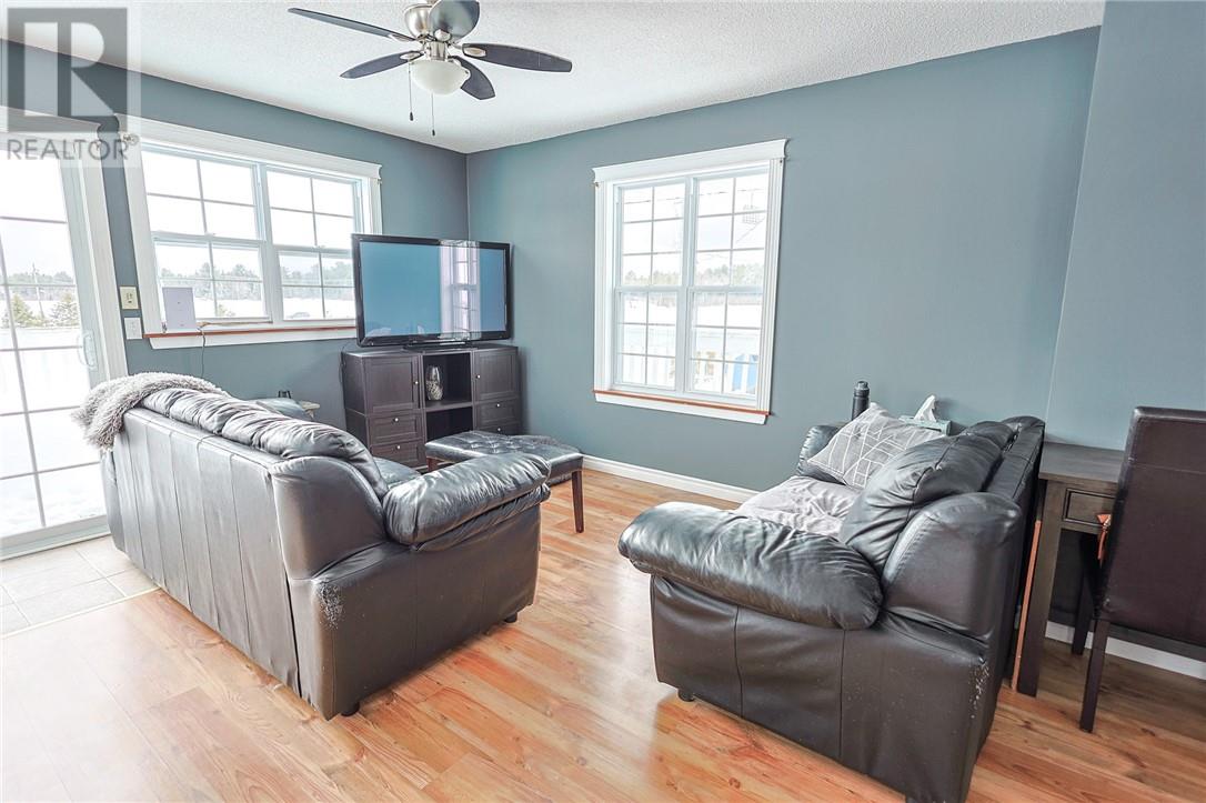721 Piquette Road Property Photo 13