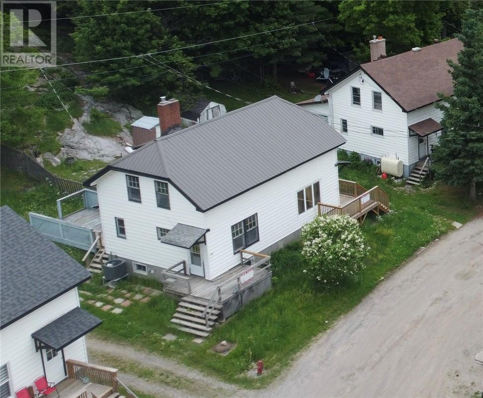 1021 Crescent Street Unit# A & B Property Photo 8