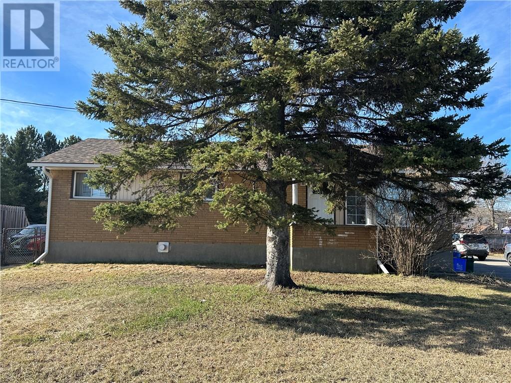 211 Cote Boulevard Sw Property Photo 3