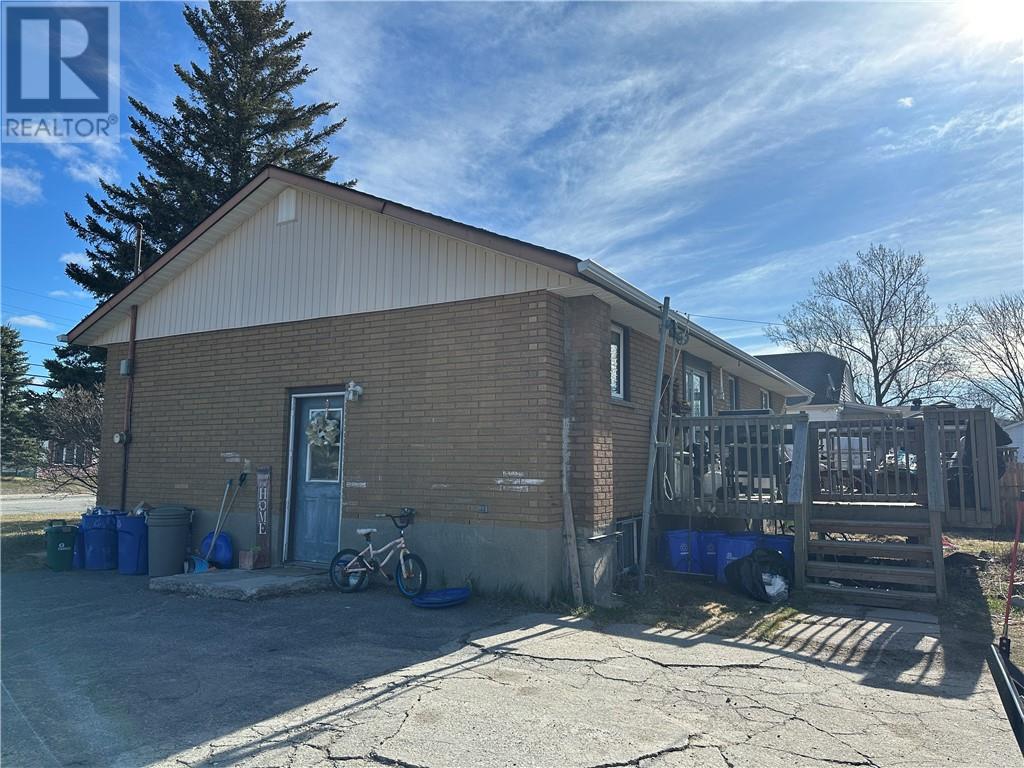 211 Cote Boulevard Sw Property Photo 4