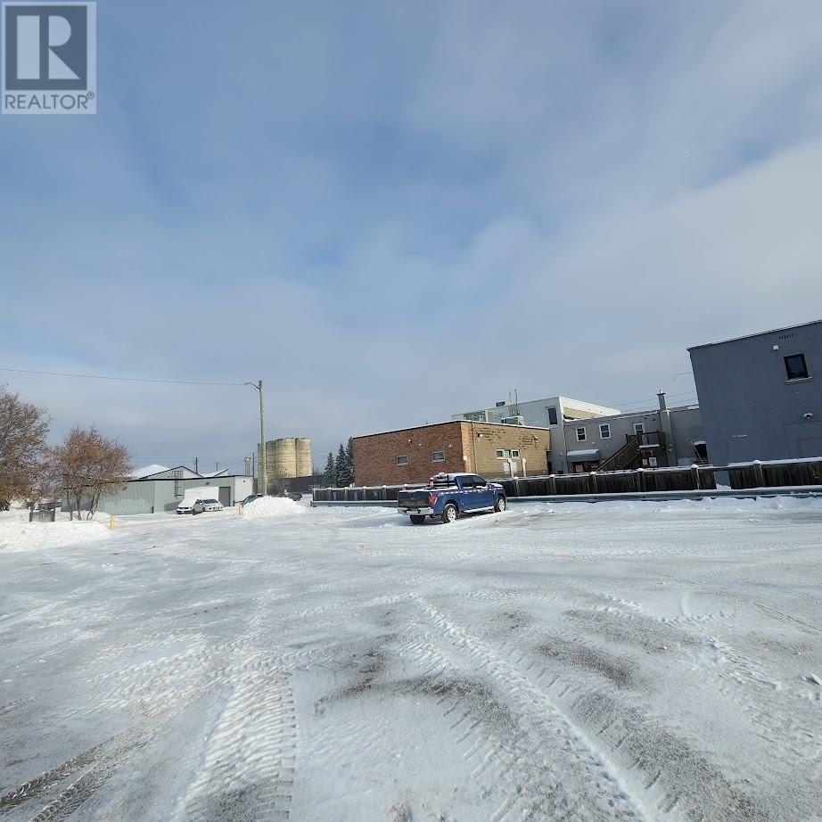 531 Notre Dame Avenue Property Photo 37