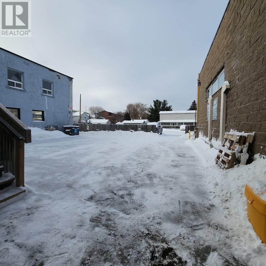 531 Notre Dame Avenue Property Photo 38