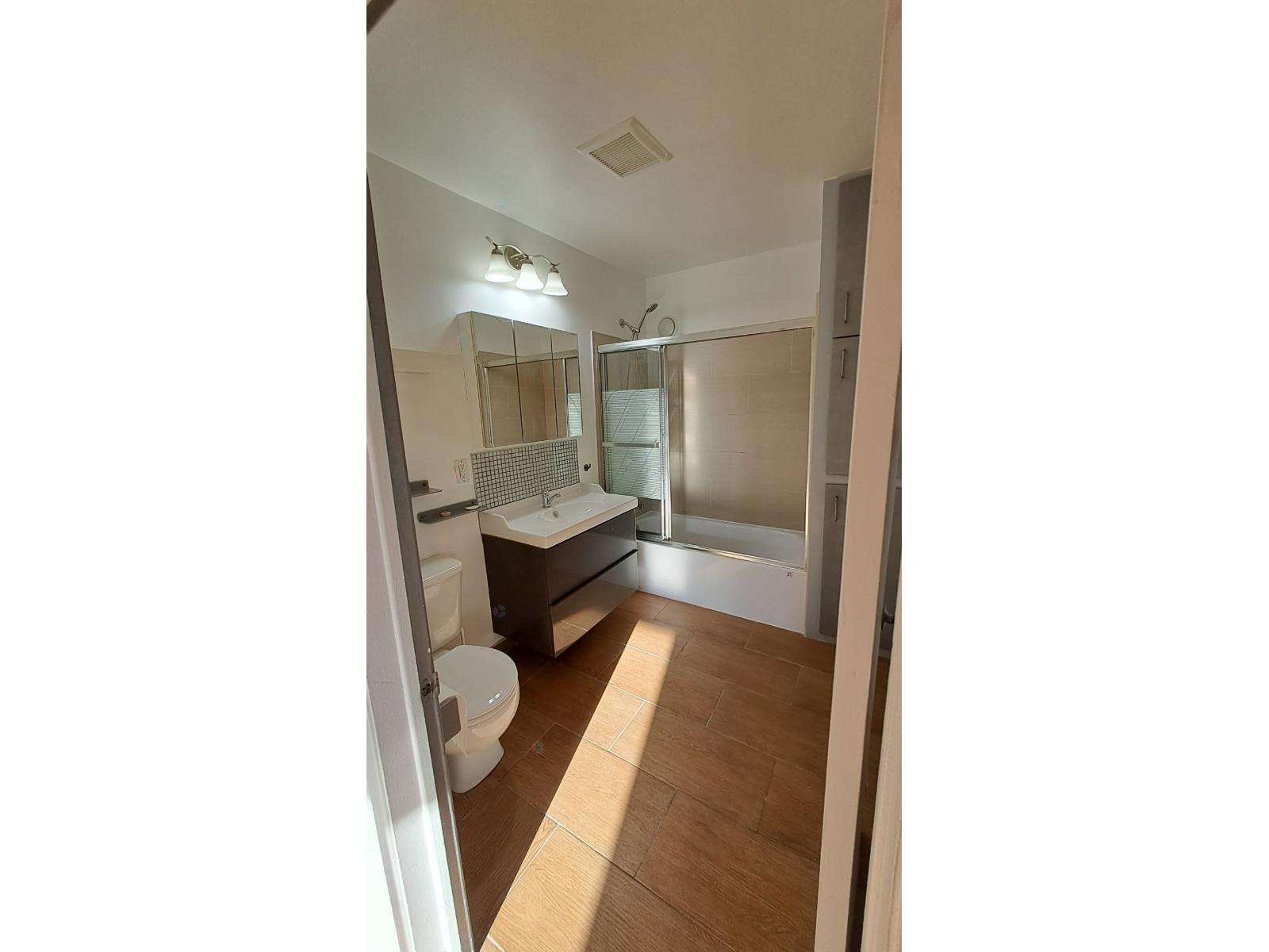 853-859 Rue Ste-hélène Property Photo 17