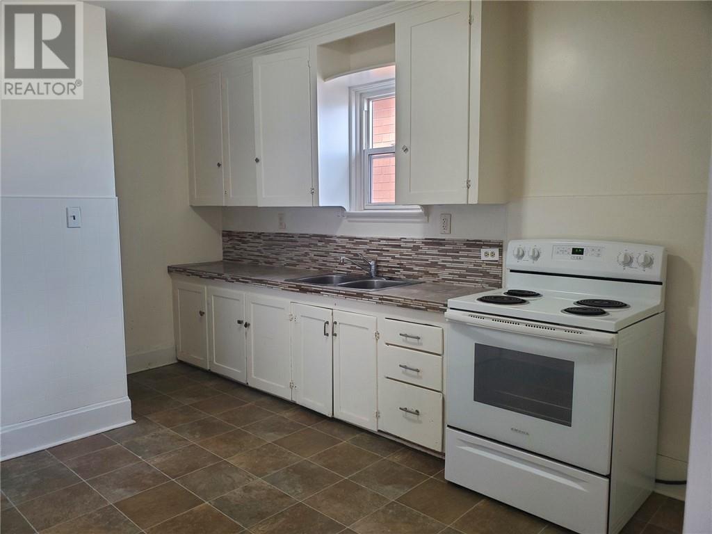 1215 Notre Dame Avenue Property Photo 10