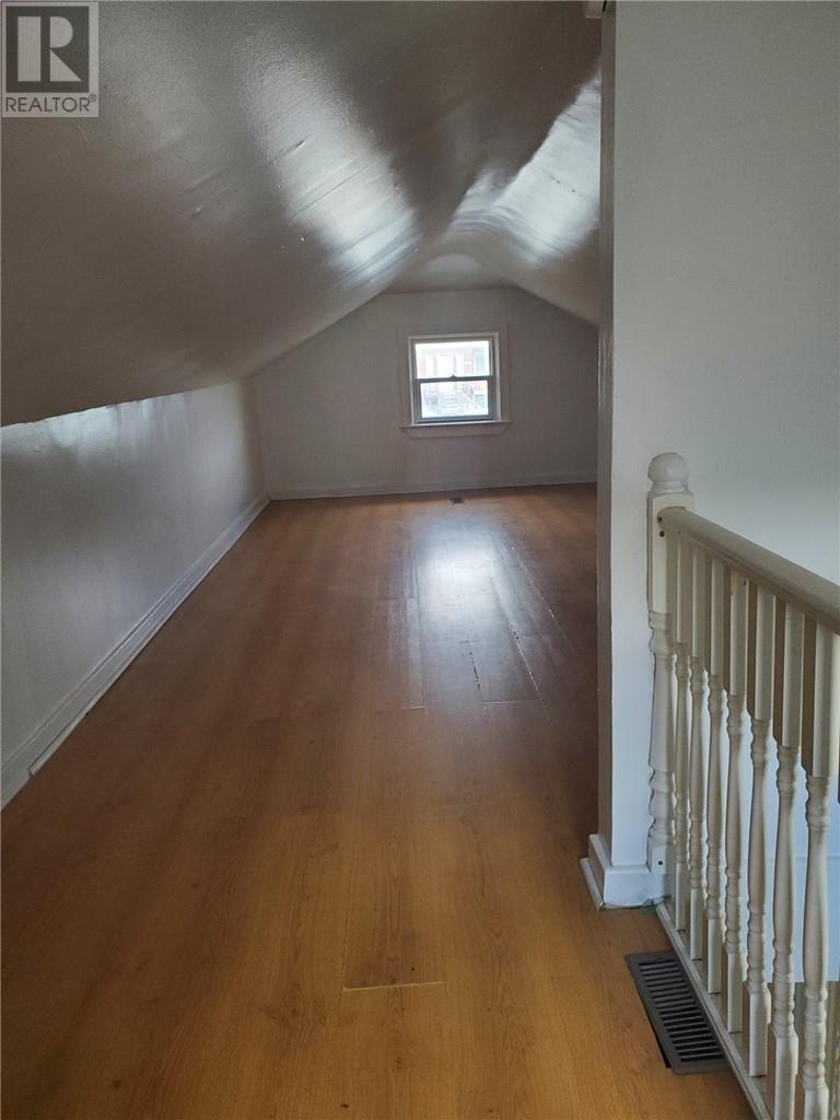1215 Notre Dame Avenue Property Photo 12