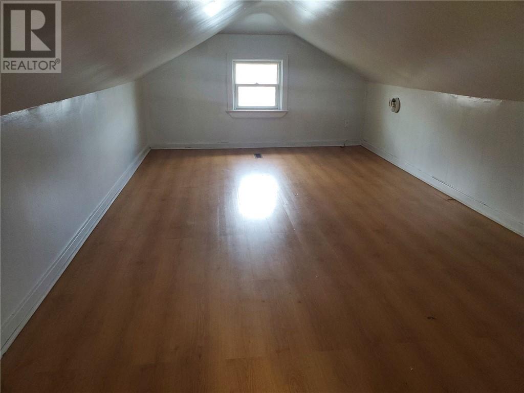 1215 Notre Dame Avenue Property Photo 14