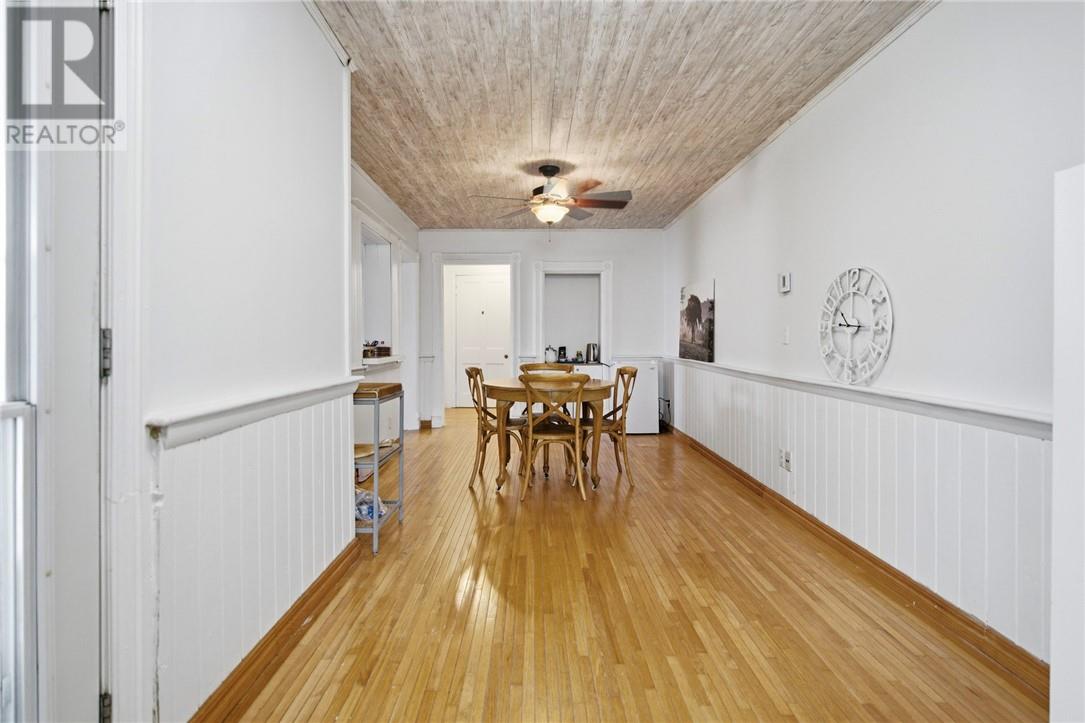 75 Wellington Street Property Photo 6