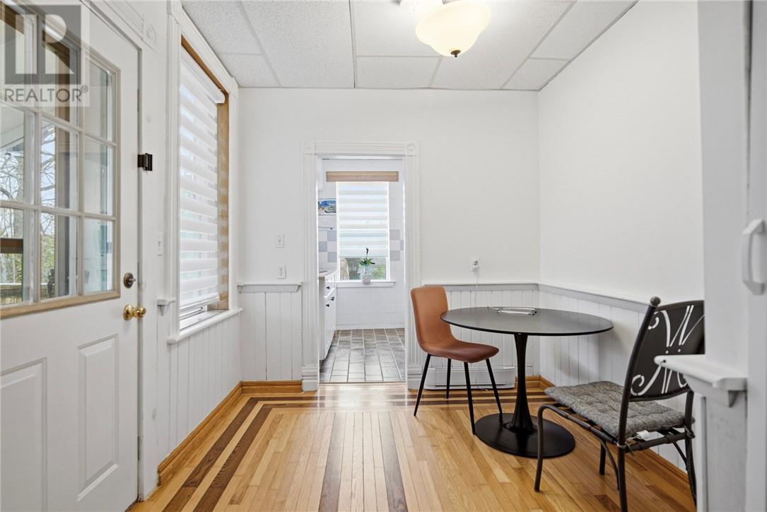 75 Wellington Street Property Photo 17