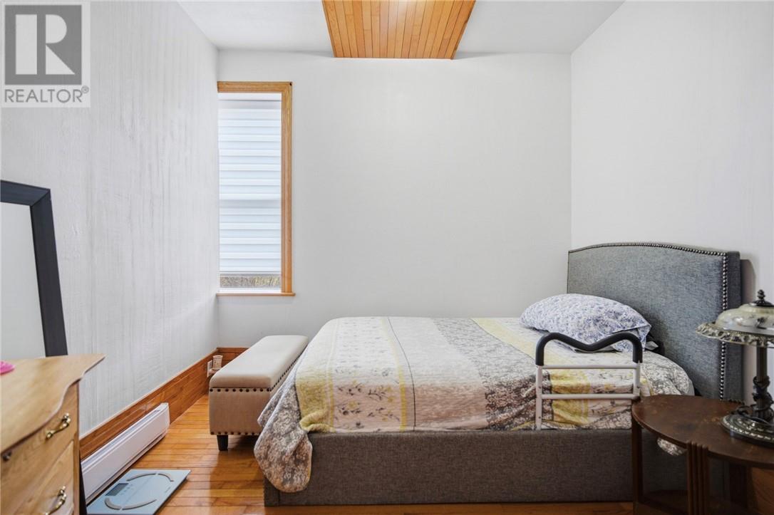 75 Wellington Street Property Photo 19