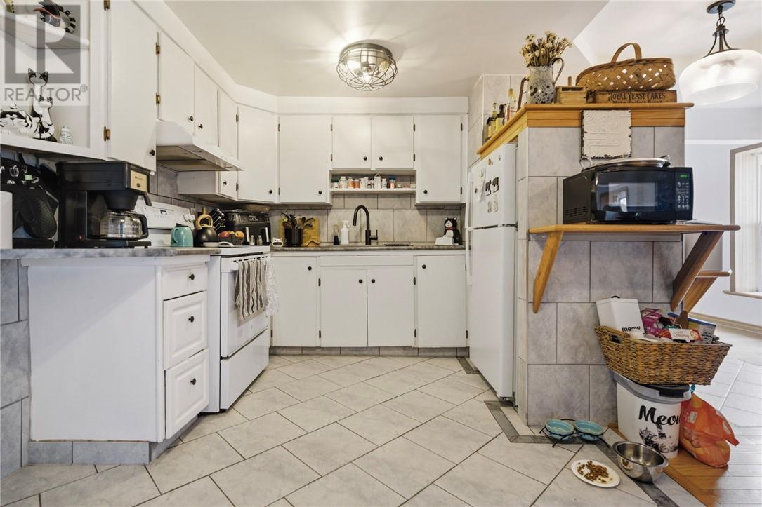 75 Wellington Street Property Photo 34