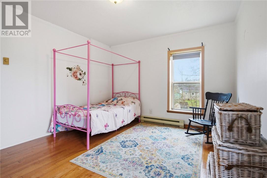 75 Wellington Street Property Photo 45