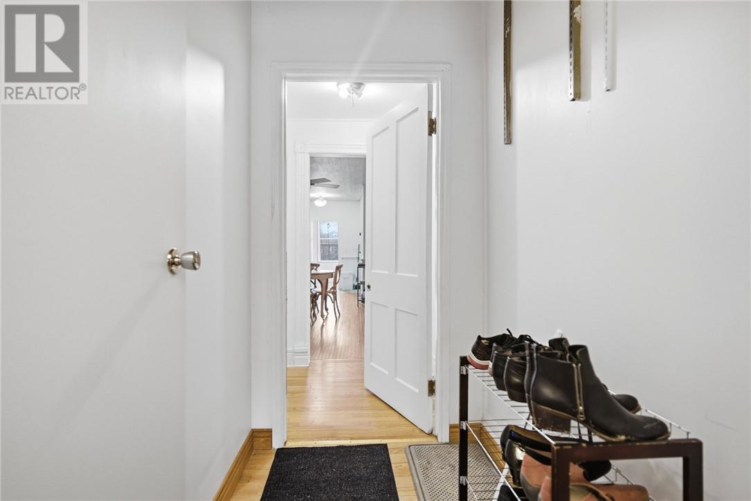 75 Wellington Street Property Photo 3