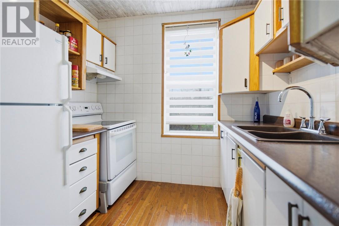 75 Wellington Street Property Photo 7