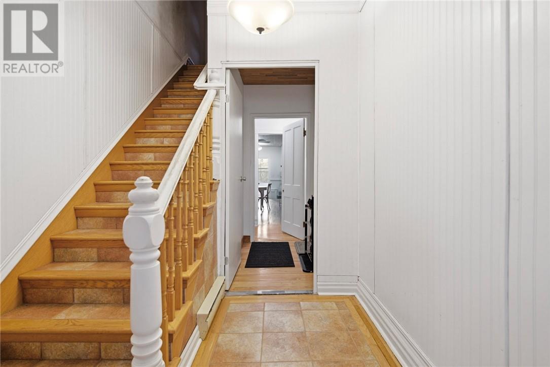 75 Wellington Street Property Photo 27