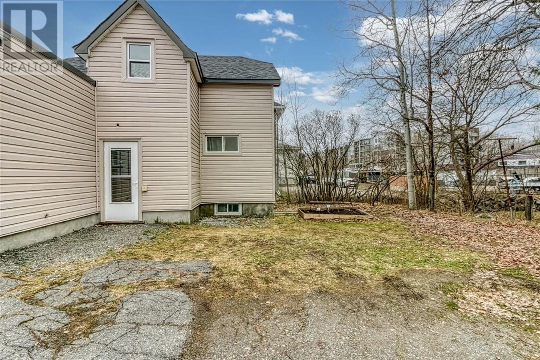1471-1477 Paris Street Property Photo 5