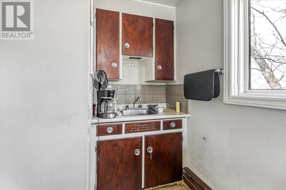 1471-1477 Paris Street Property Photo 35