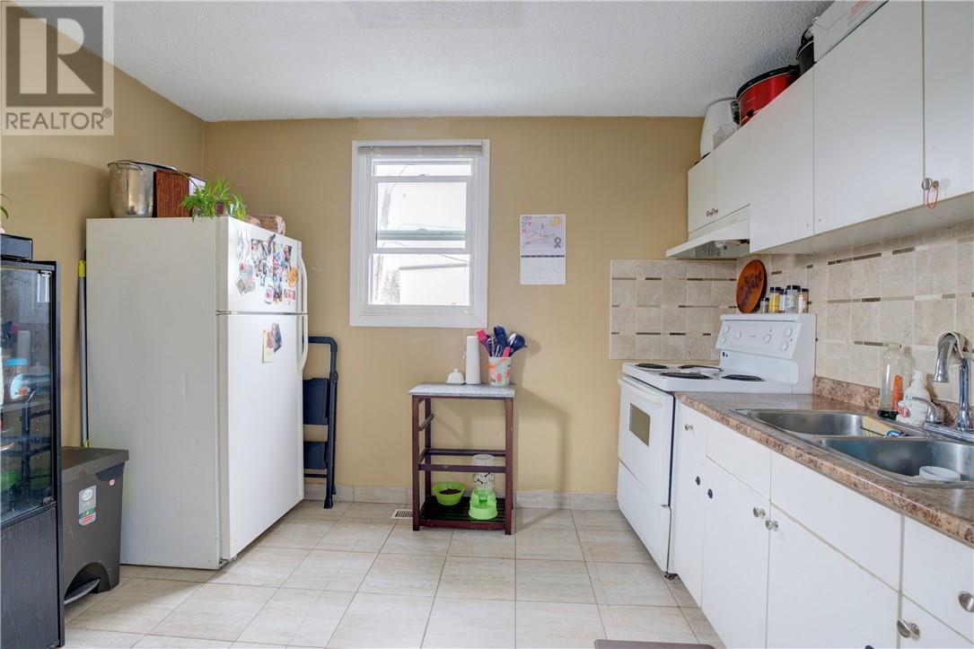 1071 Lorne Street Property Photo 5
