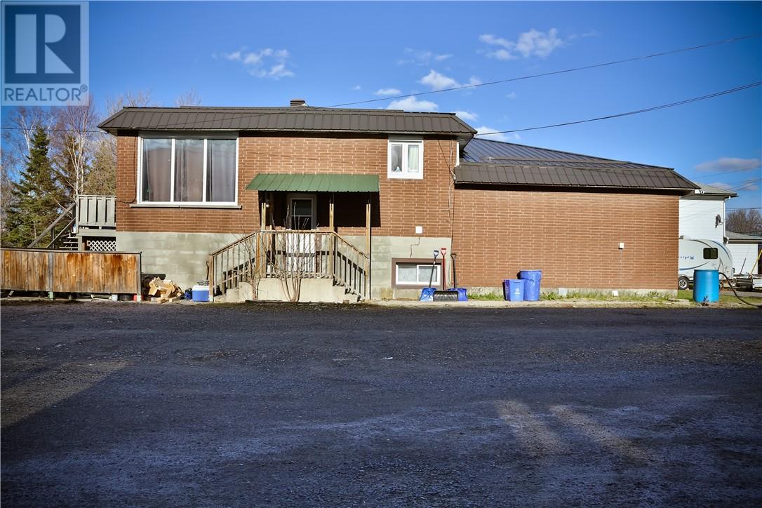 2714 Main Property Photo 3