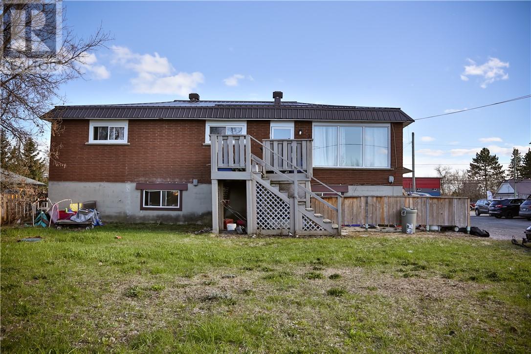 2714 Main Property Photo 4