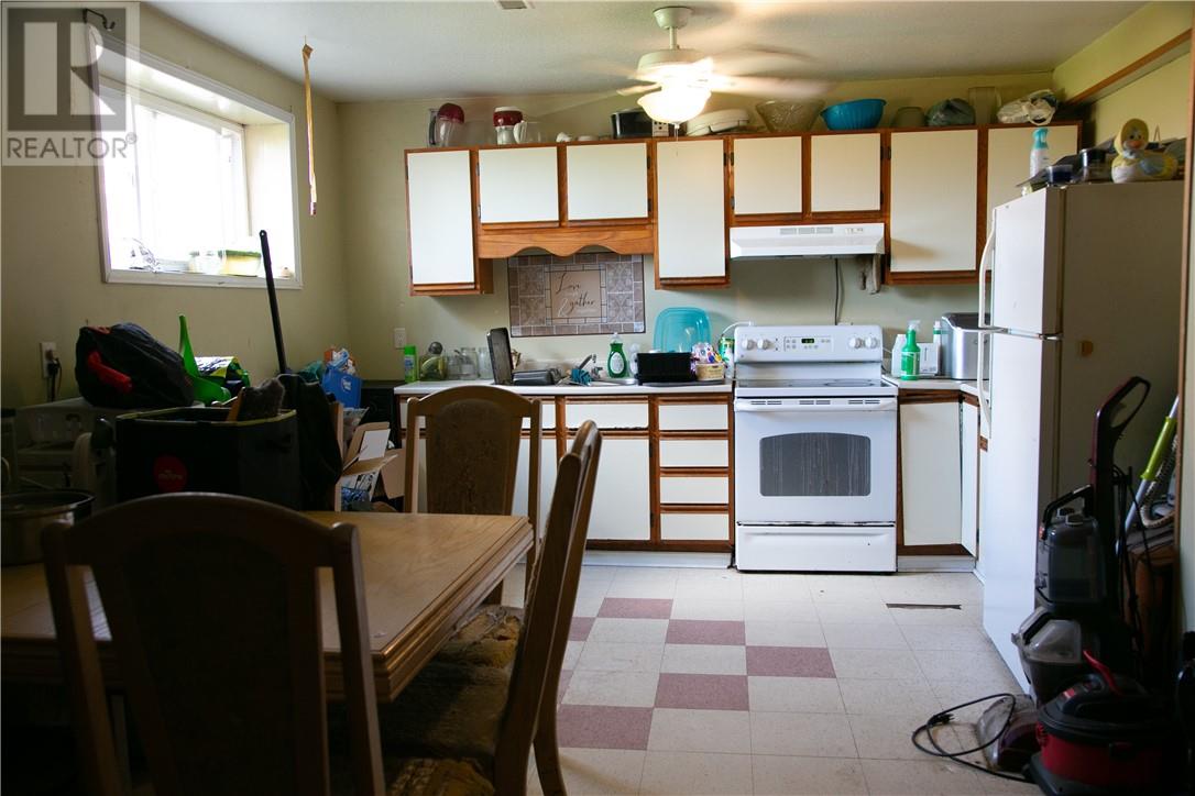 2714 Main Property Photo 9