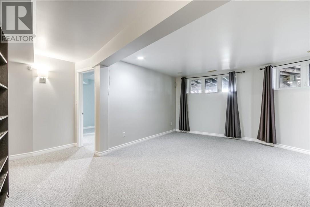 41 Kingsview Drive Property Photo 42