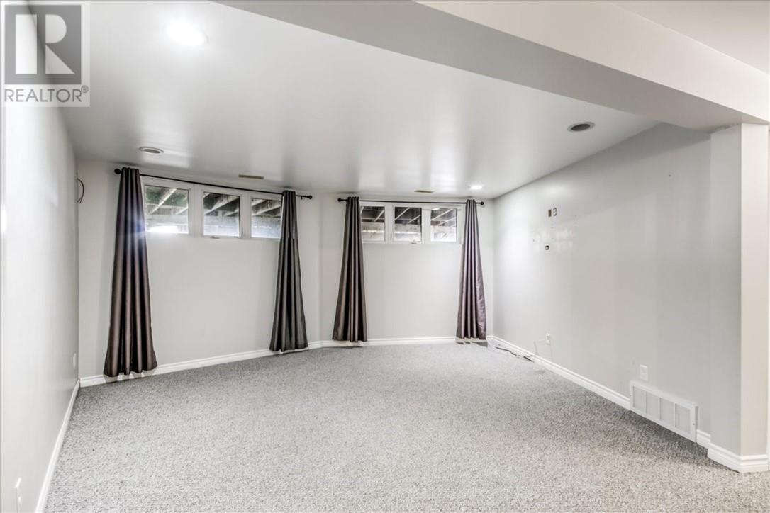 41 Kingsview Drive Property Photo 43