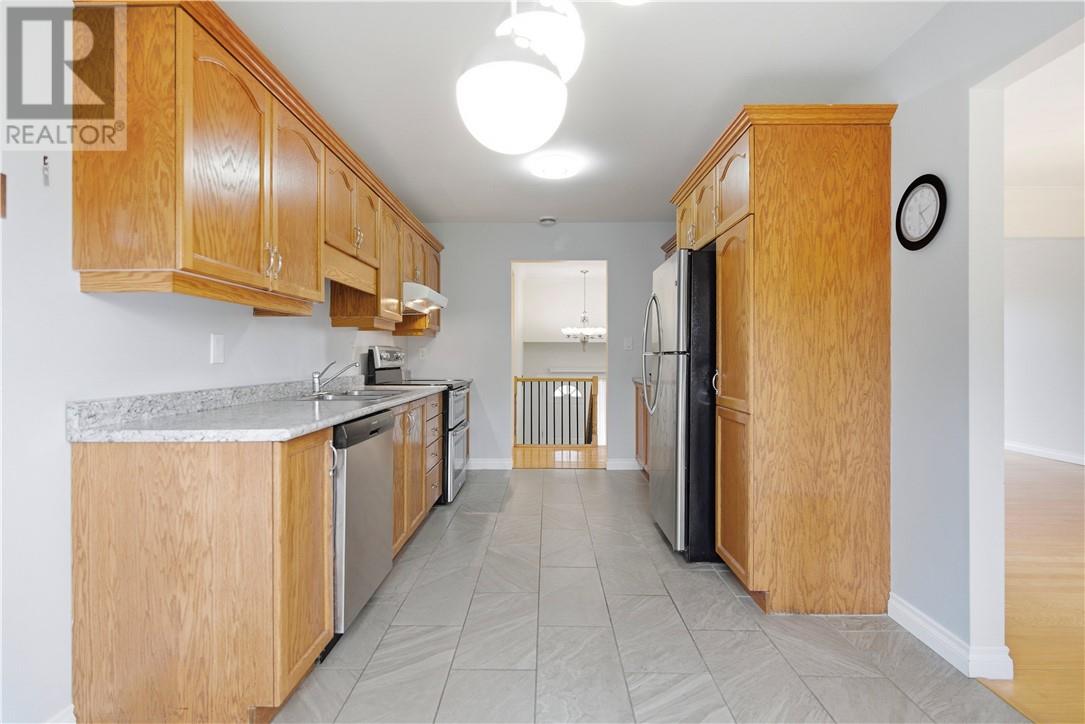 61 Crater Crescent Property Photo 12