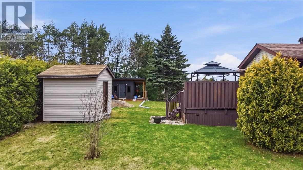 61 Crater Crescent Property Photo 44