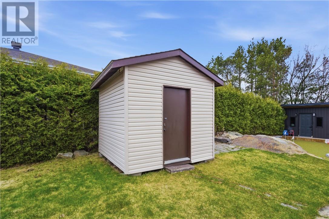 61 Crater Crescent Property Photo 45