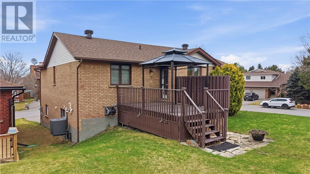 61 Crater Crescent Property Photo 46