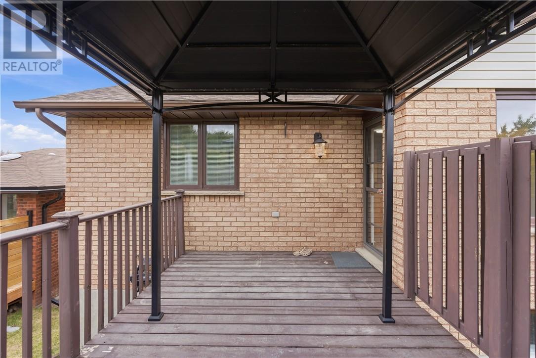 61 Crater Crescent Property Photo 49