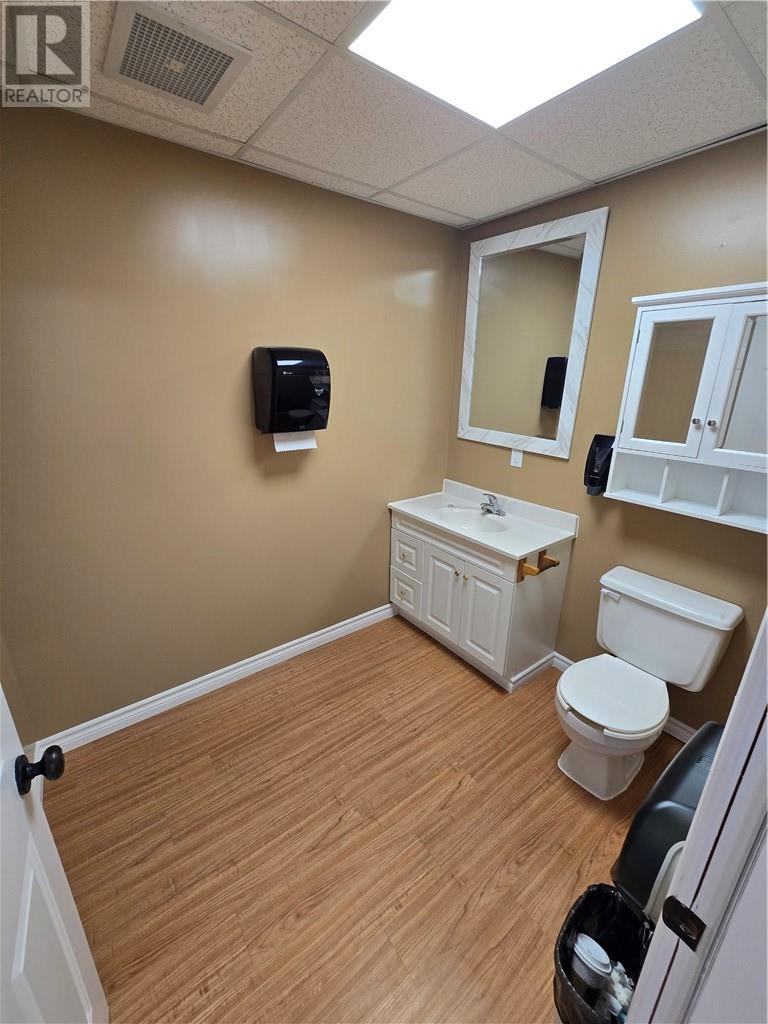 902b Newgate Avenue Property Photo 20