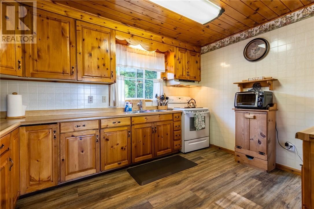 75 Holmes Street Property Photo 6
