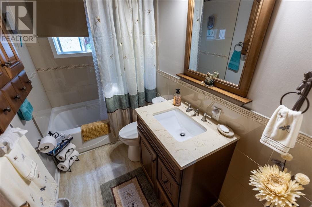 75 Holmes Street Property Photo 25
