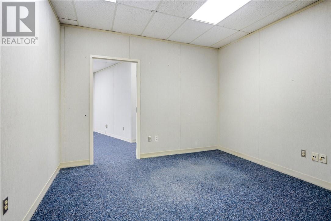 957 Cambrian Heights Drive Property Photo 15