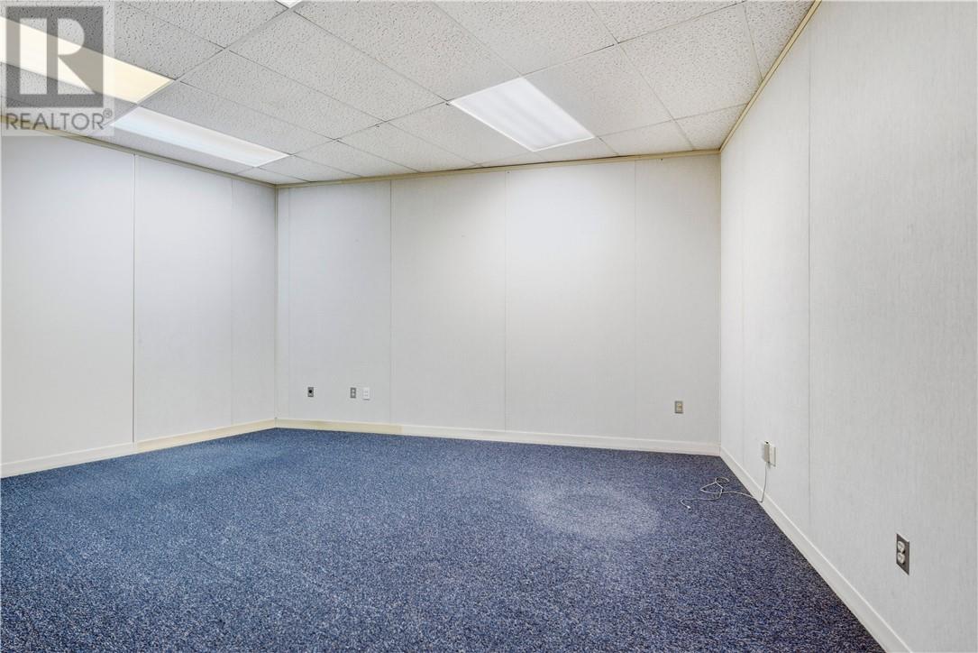 957 Cambrian Heights Drive Property Photo 16